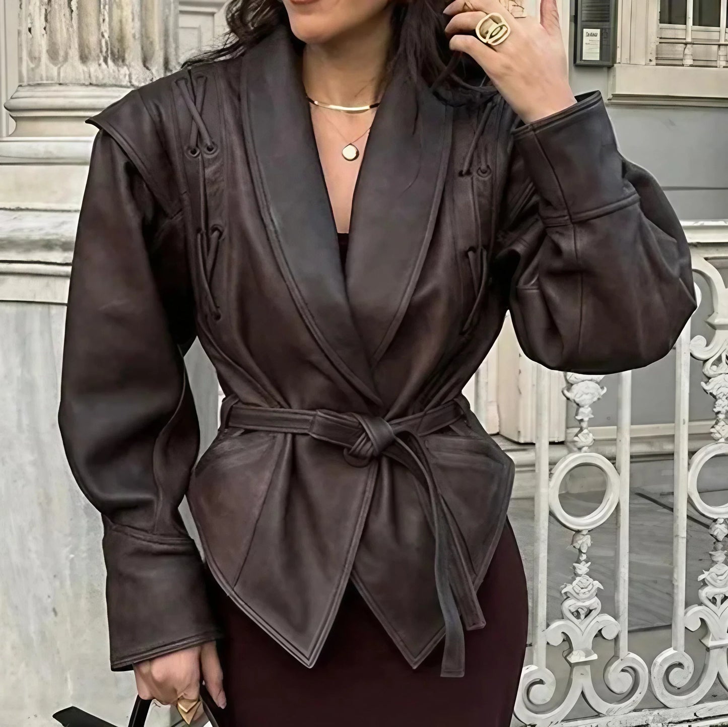 Veste en Similicuir Ceinturée Épaules Structurées pour Femme